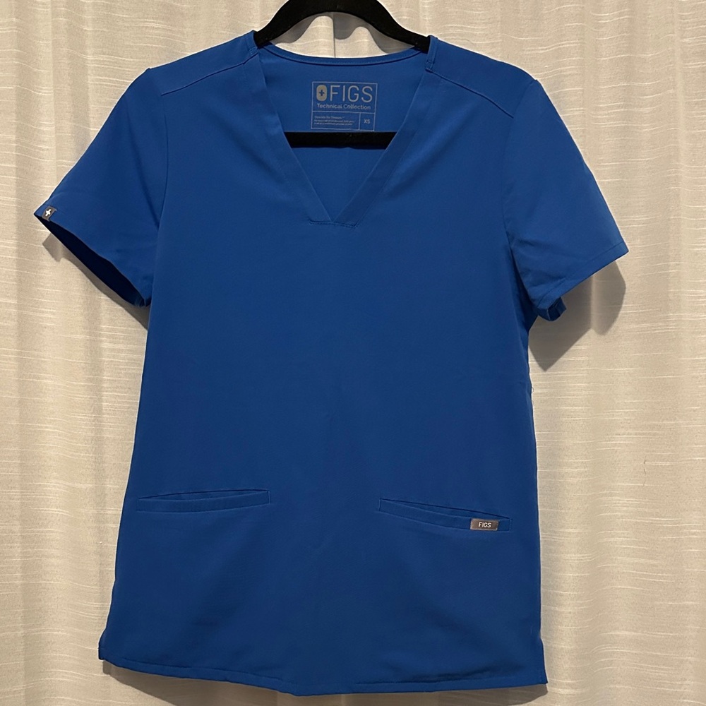 Figs Women's Short Sleeve V-Neck Top in Blue